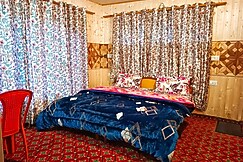 Green Street, Pahalgam