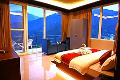 Hotel R. Narayan Pleasant Inn, Guptkashi