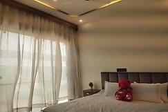 Giri Ashraya, Govardhan