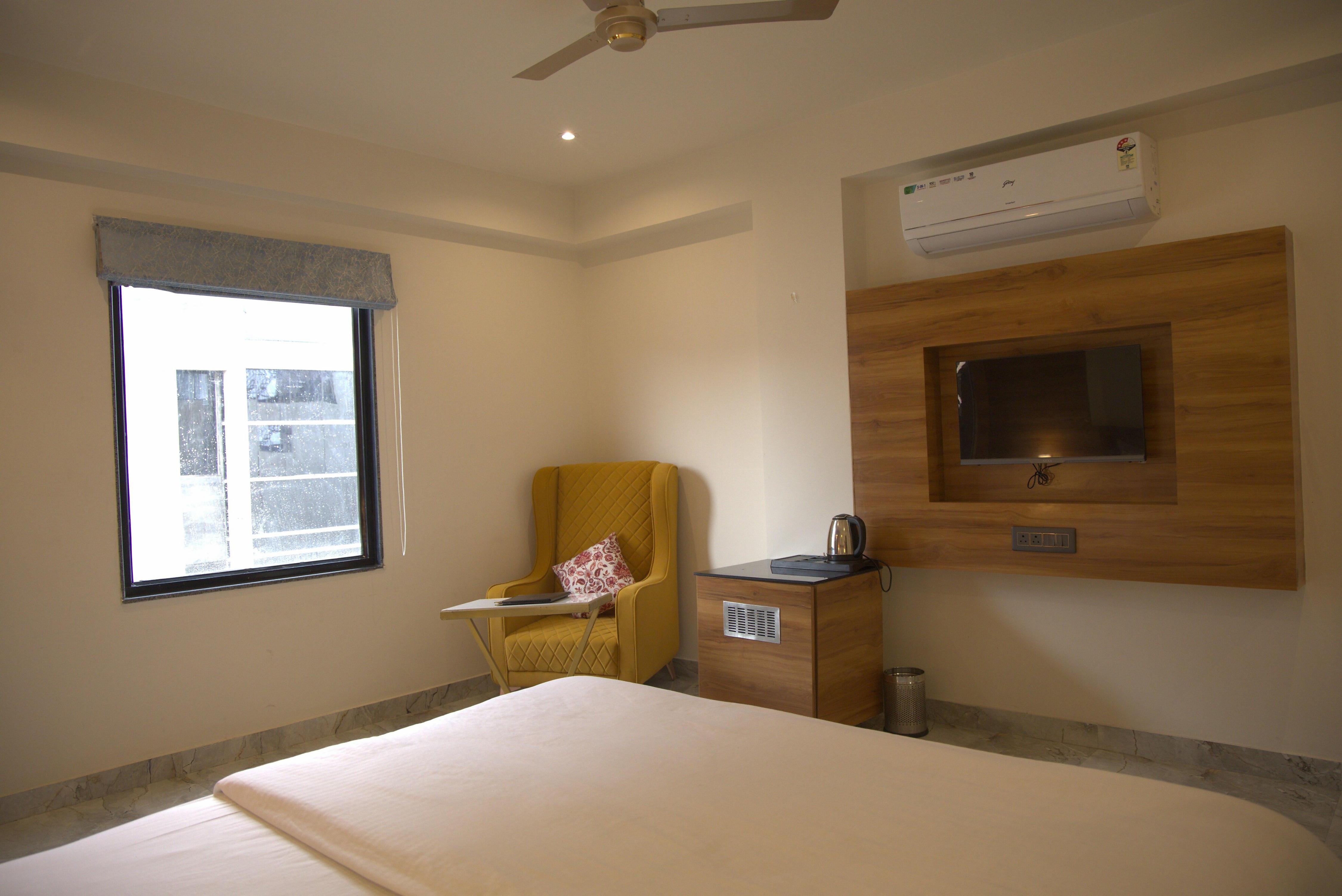 Hotel HS INN | Swimming Pool Rooms - Tap to explore photos