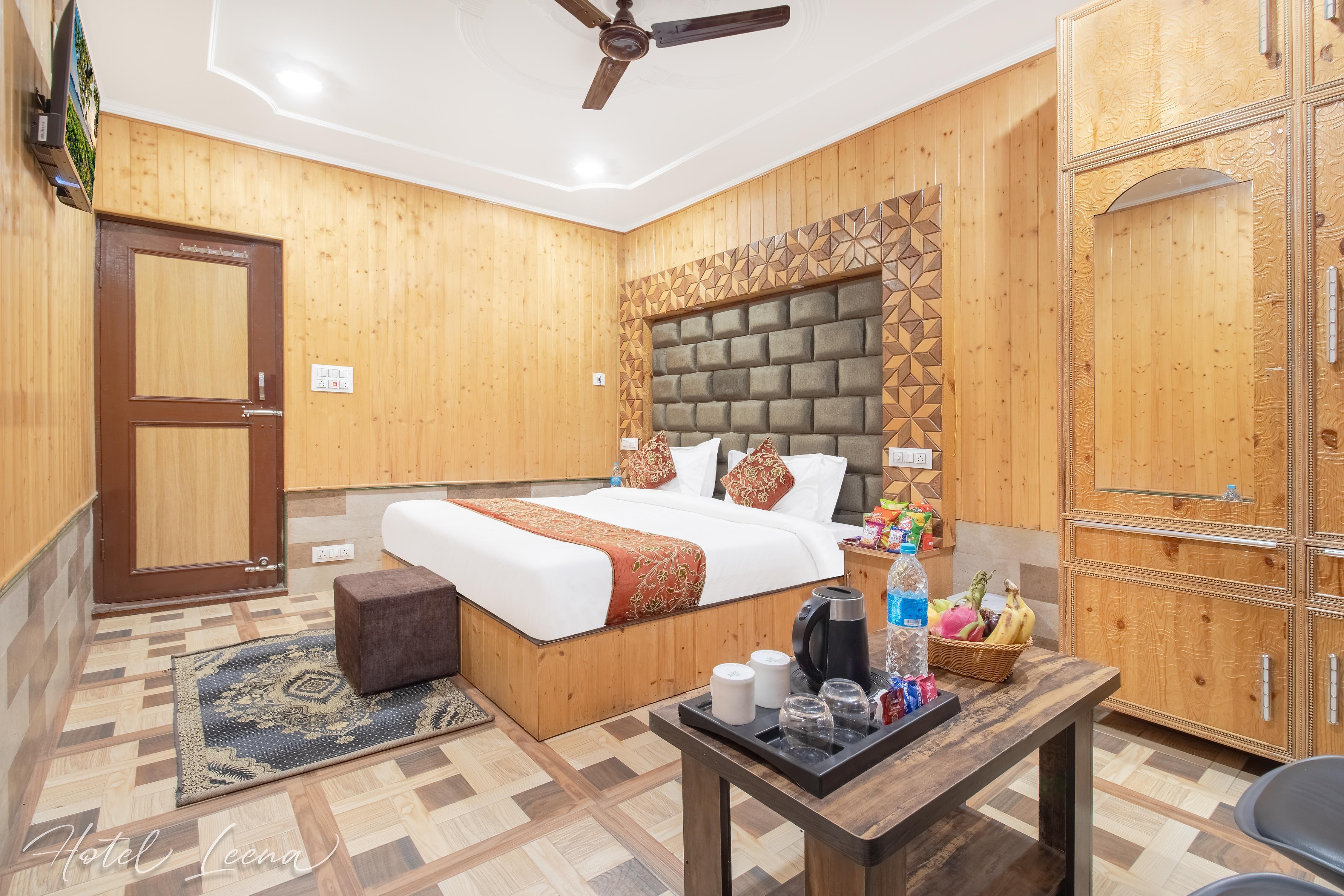 Hotel Leena Nearby Dal Lake - Tap to explore photos