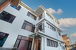 Hotel Leena Nearby Dal Lake, Srinagar