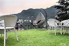 Hotel Wraveler Inn Mussorrie, Mussoorie