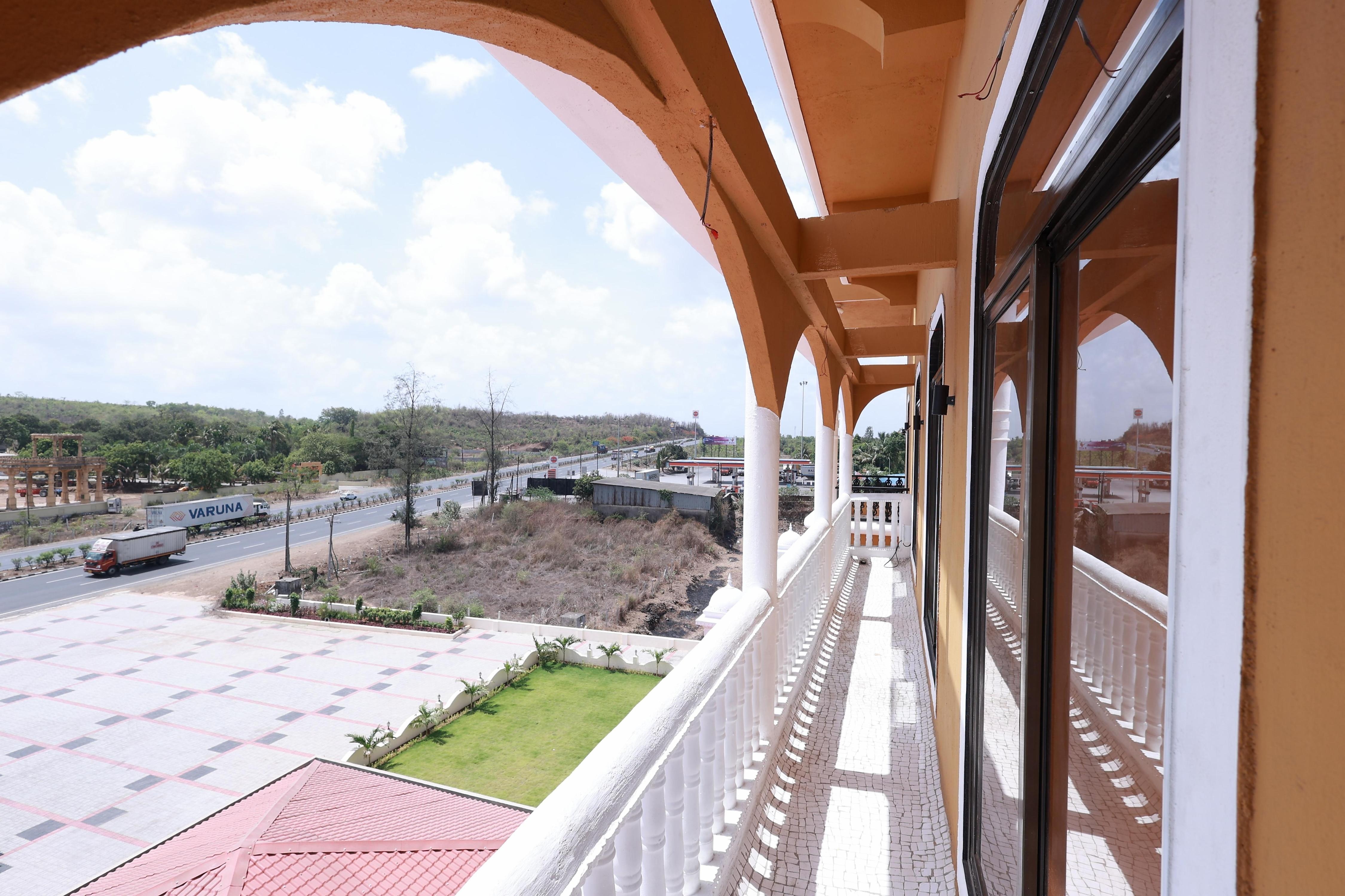 Hotel Grand Haveli - Tap to explore photos