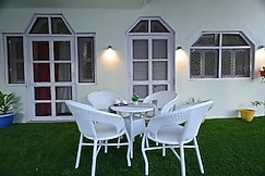 Ashoka Aashram | Premium Homestay, Ayodhya