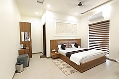 Shrinath Palace, Mathura