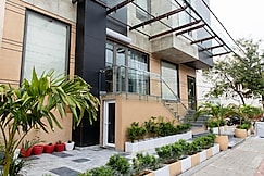 Hotel Avenue 30, Lucknow