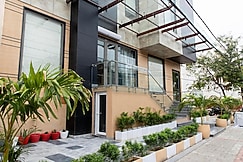 Hotel Avenue 30, Lucknow