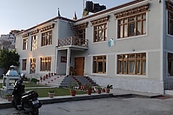 The Ice Guest House, Leh