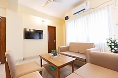 Handmade Homes Entire 4bhk on the Em Bypass, Kolkata