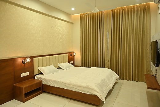 Hotel Yashraj Executive