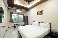 Hotel Shri Dhwaja Inn- 100 Meters from Shrinathji Temple, Nathdwara