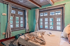 Mountain Eyrie, Banjar