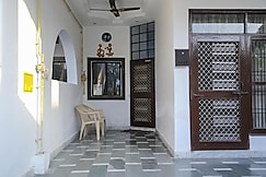 Aradhanas Home Stay, Agra