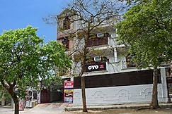 Hotel O JPS DC RESIDENCY, Delhi