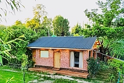 Nigeen Vista Lakeside Chalet, Srinagar