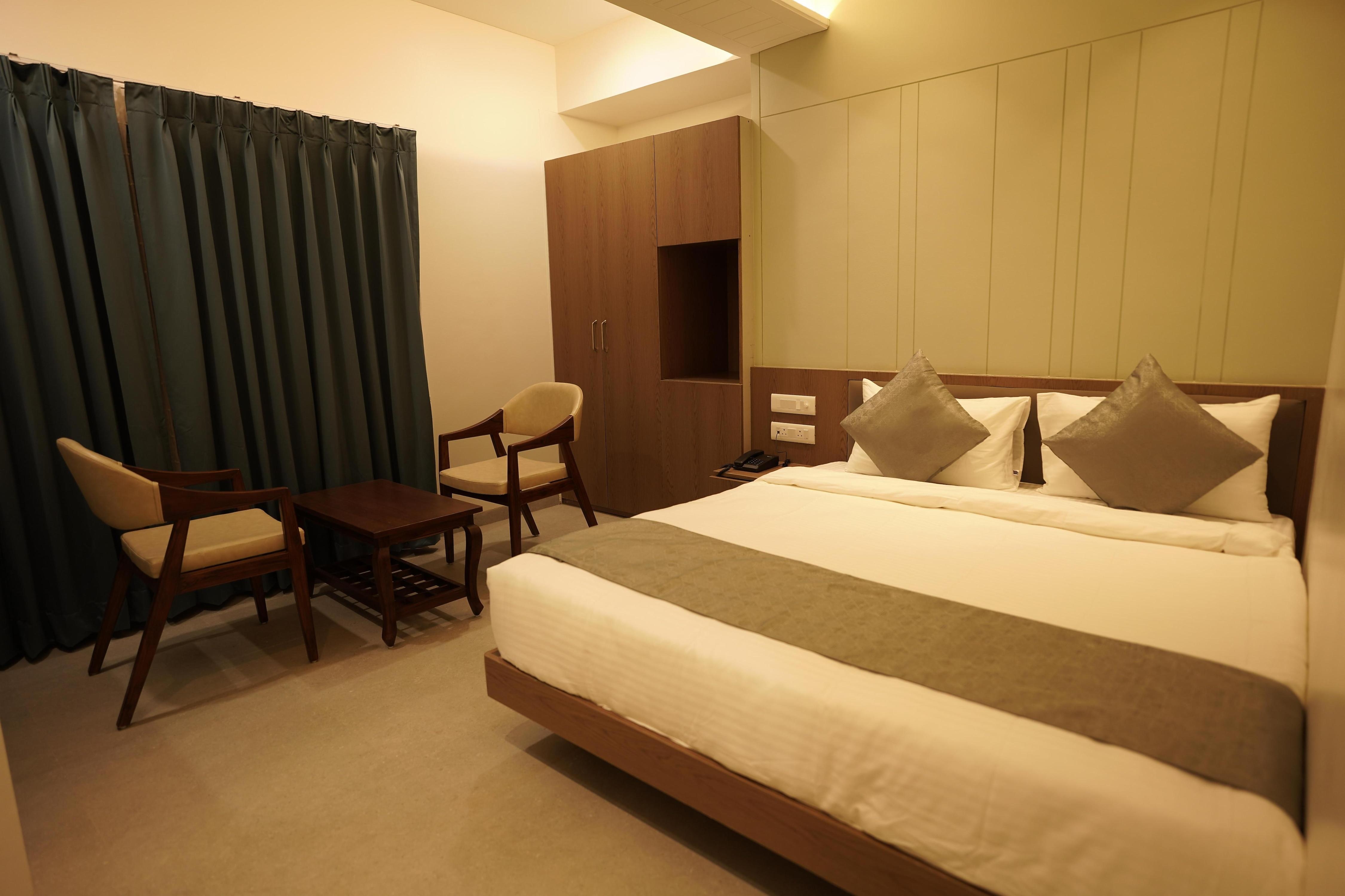 Royal Executive Room 1