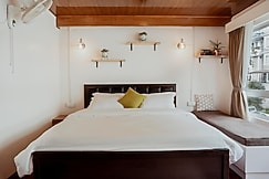 Penthouse - Selvis Inn || 100 Meter from MG Road, Gangtok