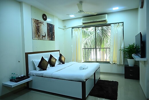 Luxury Room in Apartment - CSMI Airport Mumbai(MH)