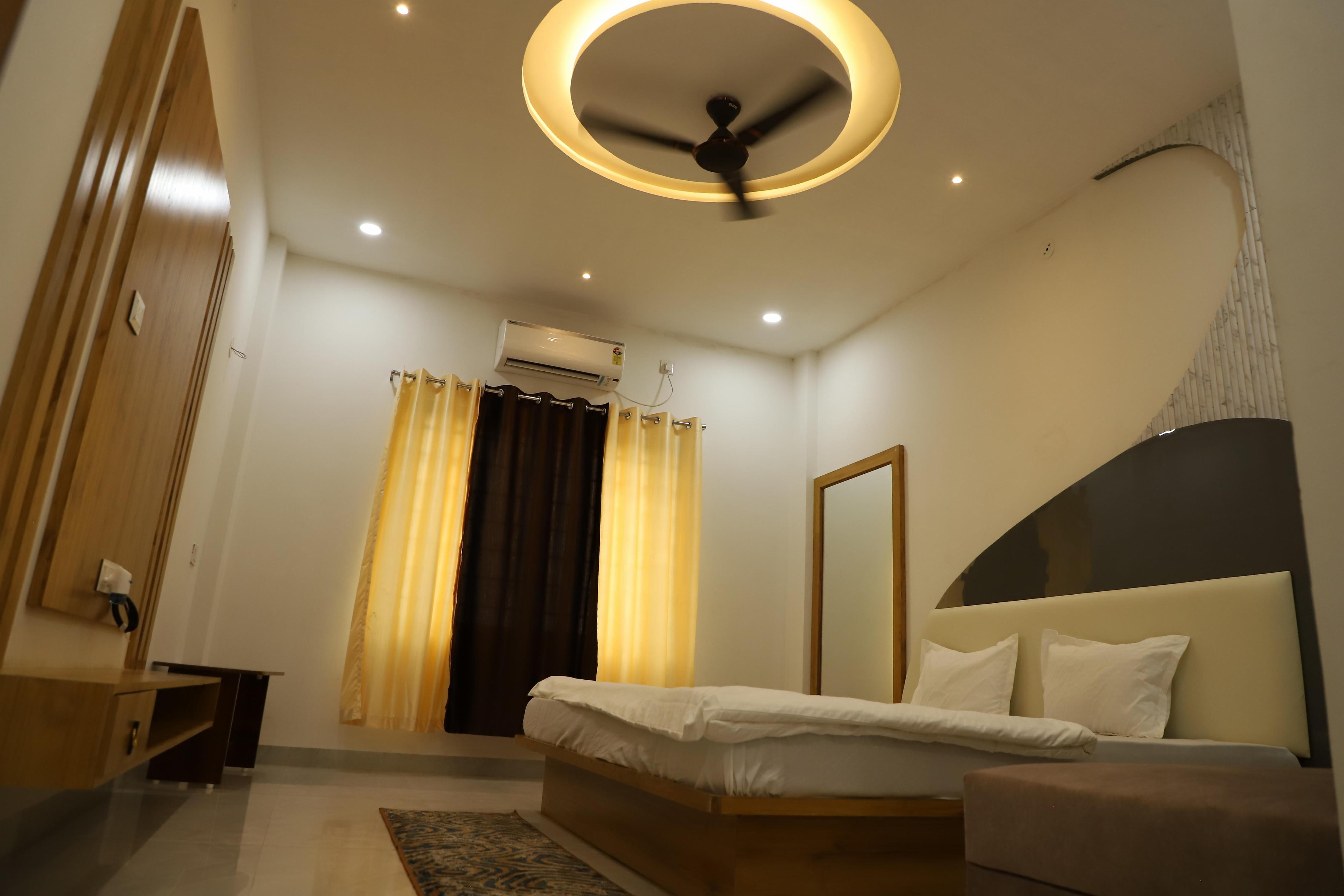 Hotel Shankara Hills - Tap to explore photos