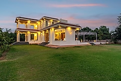 Alaya Stays Raga 2BHK Farmstay with an entertainment lounge, Sohna