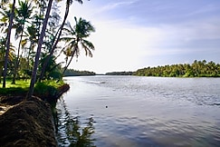 Ambili Riverfront Villa 4BHK by Alchemy Homes, Thrissur