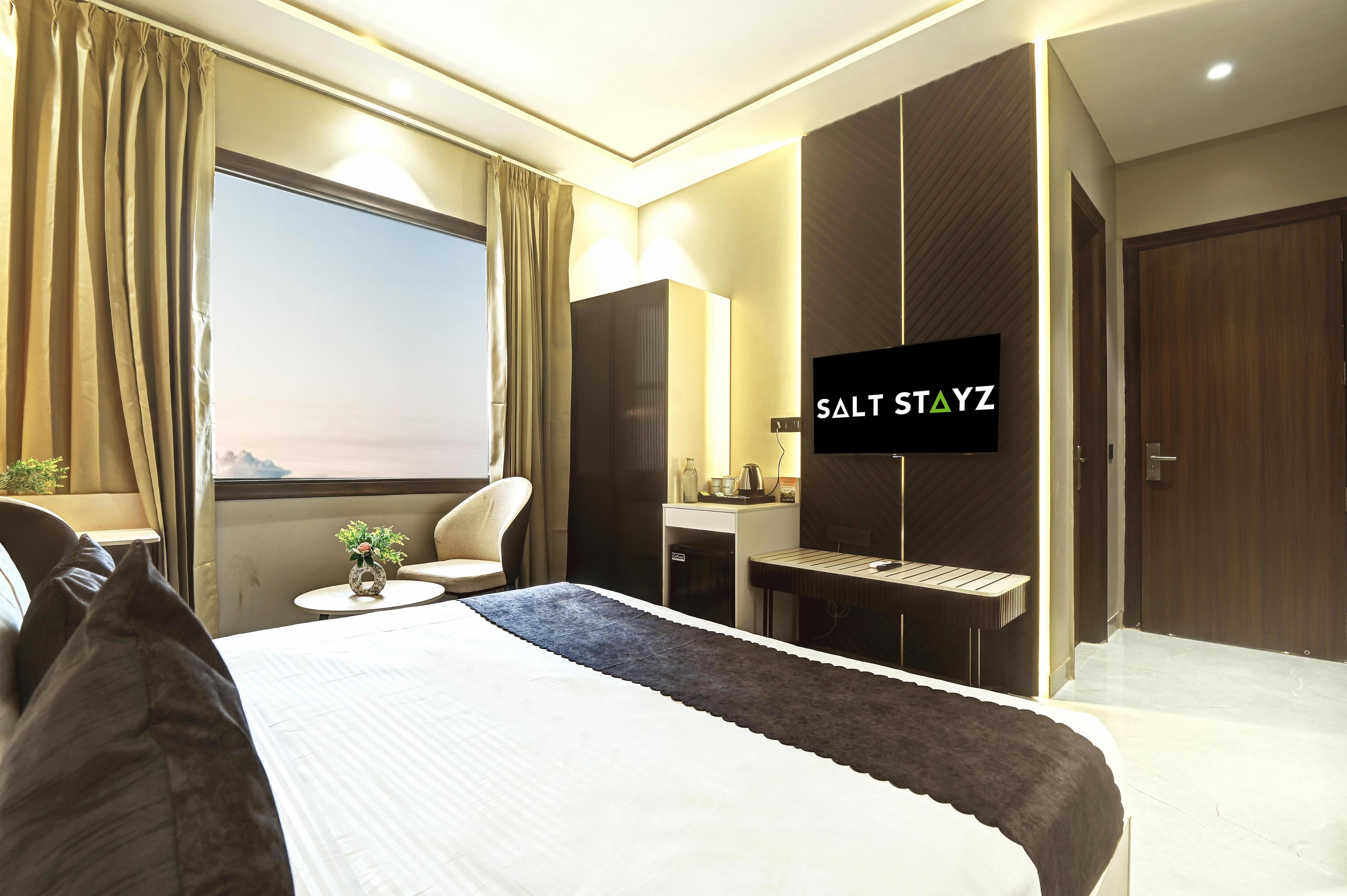 Saltstayz Select - Pitampura - Tap to explore photos