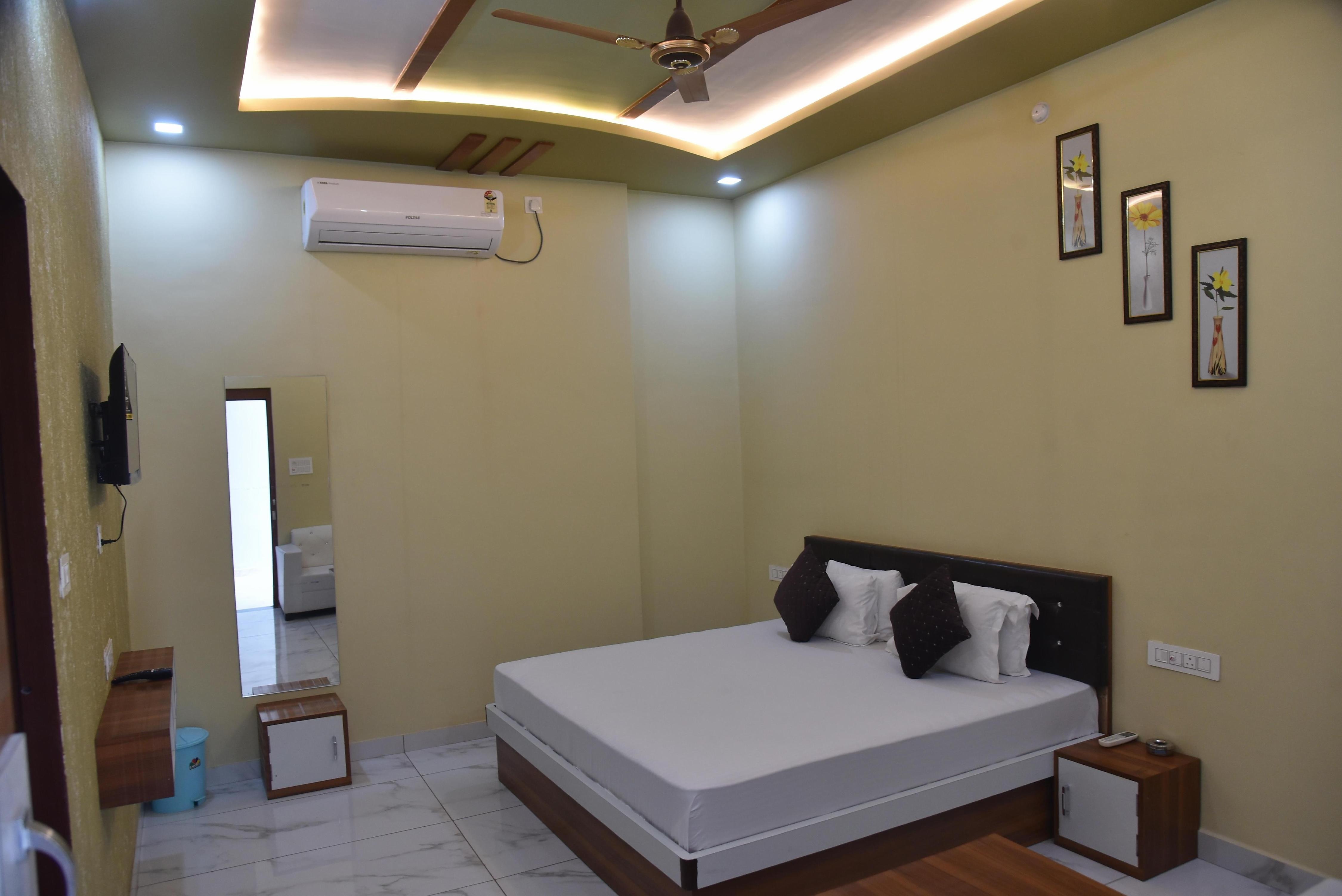Hotel Kesar Palace and Restaurant, Kuchaman City - Tap to explore photos
