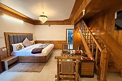 The Gwen Stays | Near Nainital Lake, Nainital