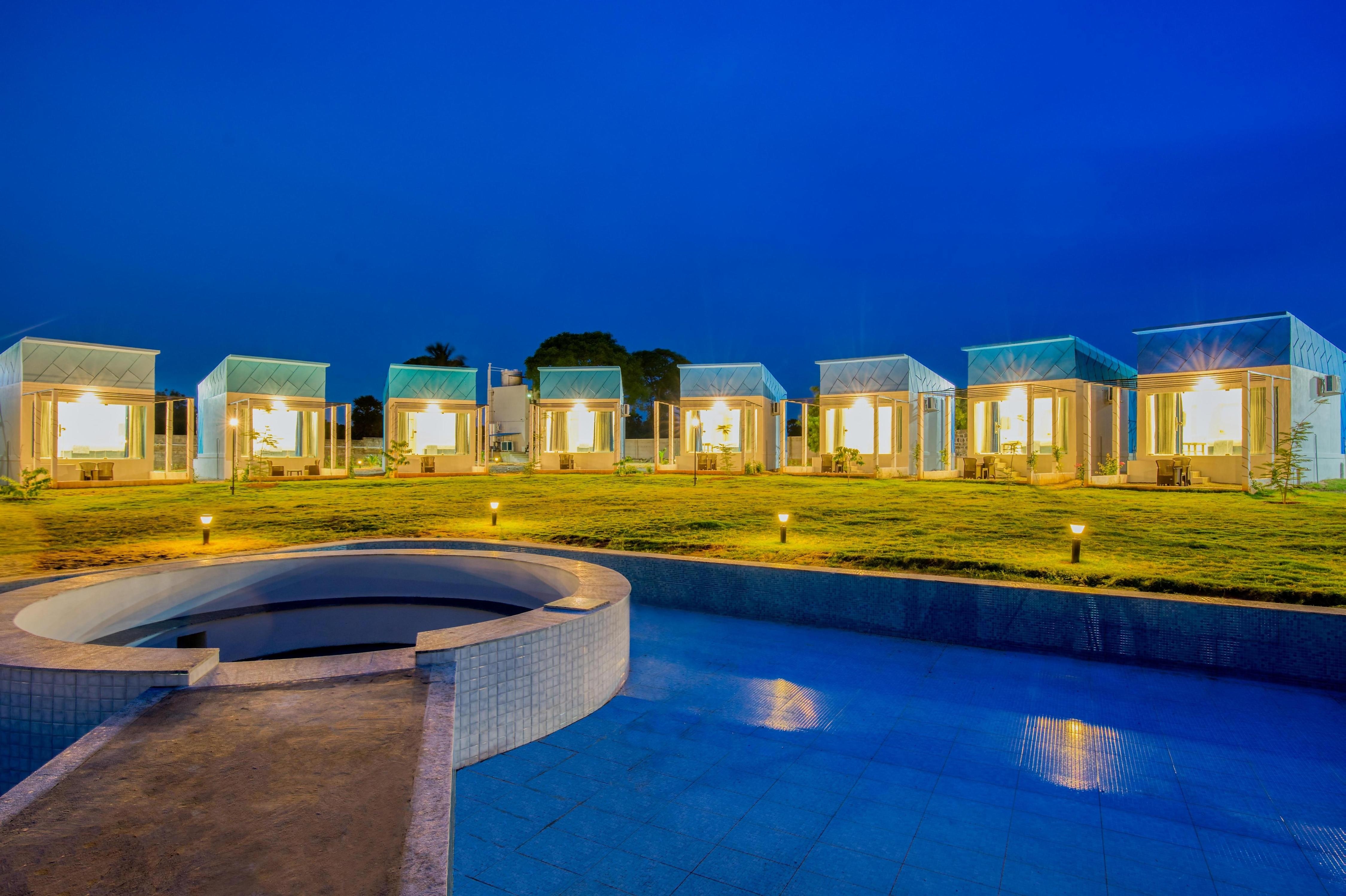 Seaborne Beach Resort - Tap to explore photos