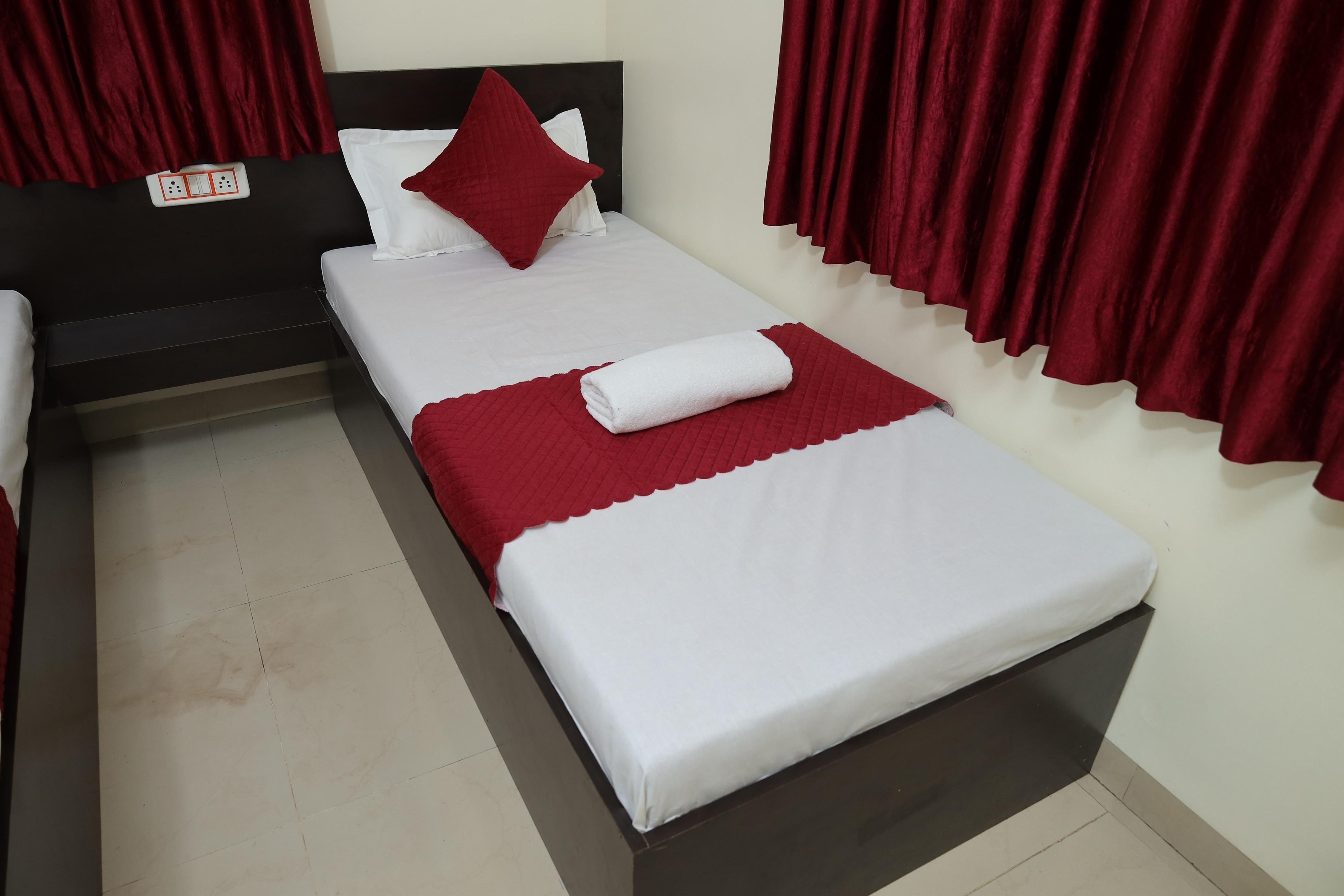 Laxmi Narayan Service Apartment 3