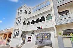 Hotel O The White Haveli, Udaipur