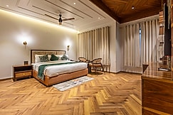 The Nathuli Manor | Pure Veg Stay | Near Mall Road with Free Parking & Shuttle, Mussoorie