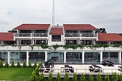 Paciano Riverside Resort, Jalpaiguri