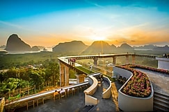 Beyond Skywalk Nangshi, Phanom