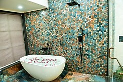 Shrikrishna Luxury 4BHK Villa with Private Pool and Bathtub, Goa