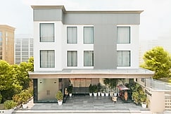 Hotel Elinor- 800 MTR away From Taj mahal, Agra