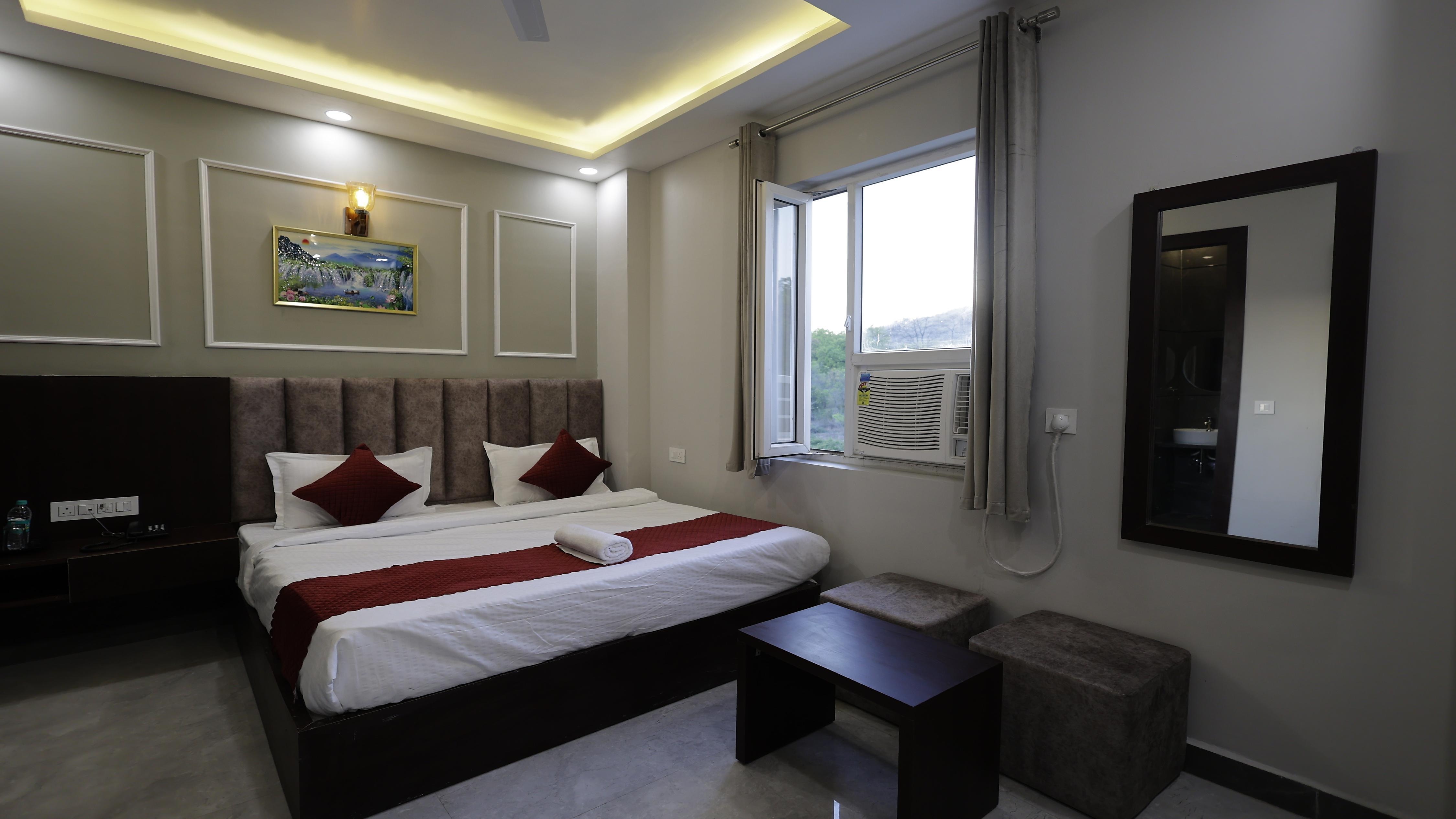 Hotel Royal Ganga Palace - Tap to explore photos