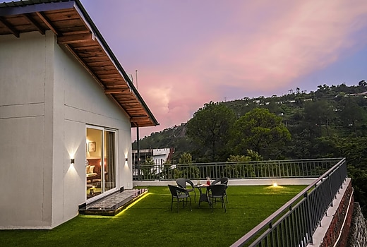 SaffronStays Bourbon