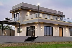 Regency Farmhouse 2 with Private Swimming Pool, Surat