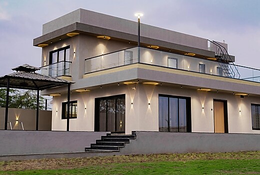 Regency Farmhouse 2 with Private Swimming Pool