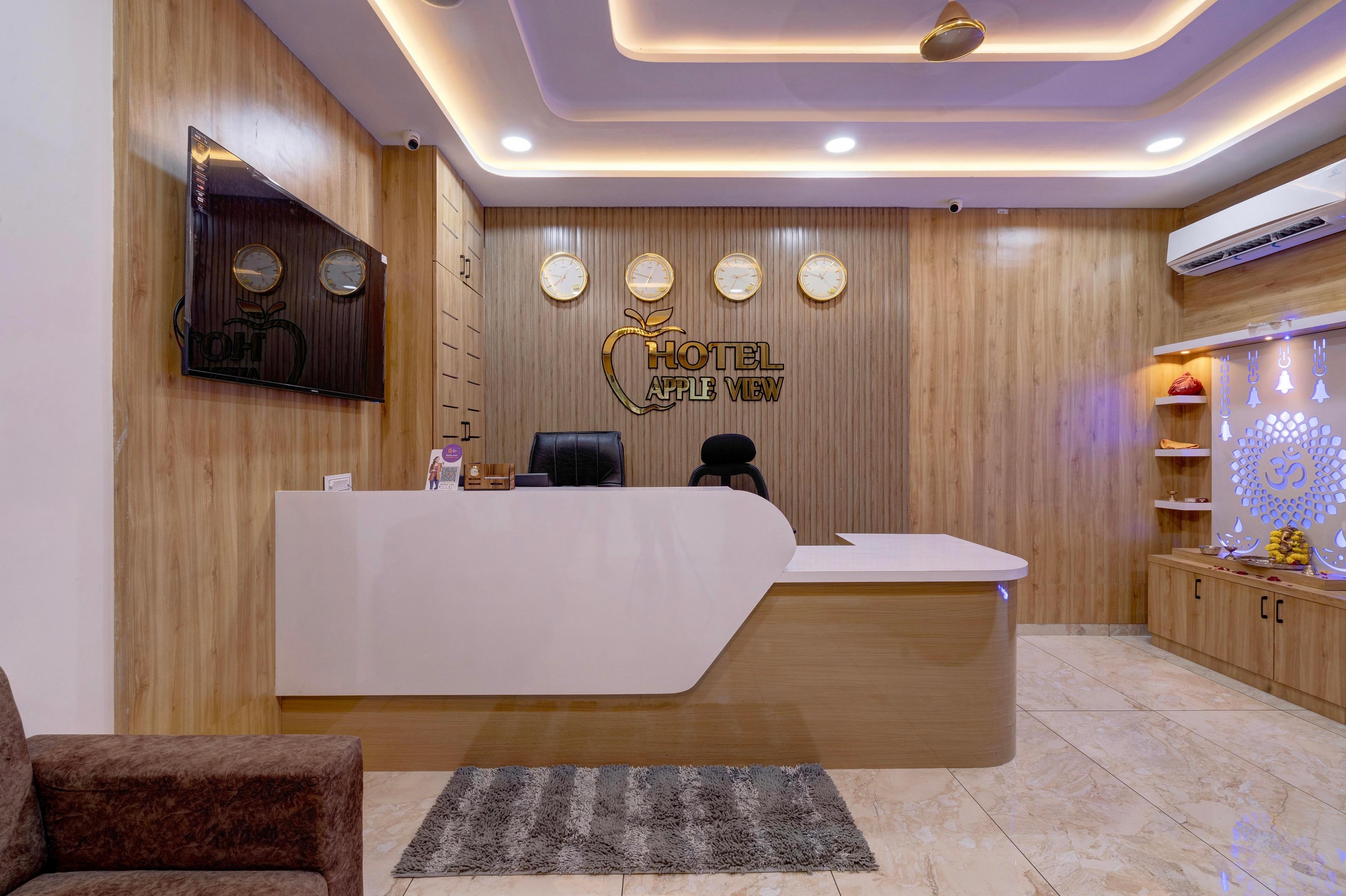 Hotel Apple View 𝗕𝗢𝗢𝗞 Ahmedabad Hotel
