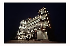 Hotel Maa Vindhyachal Dham-walking distance from Prem Mandir, Vrindavan