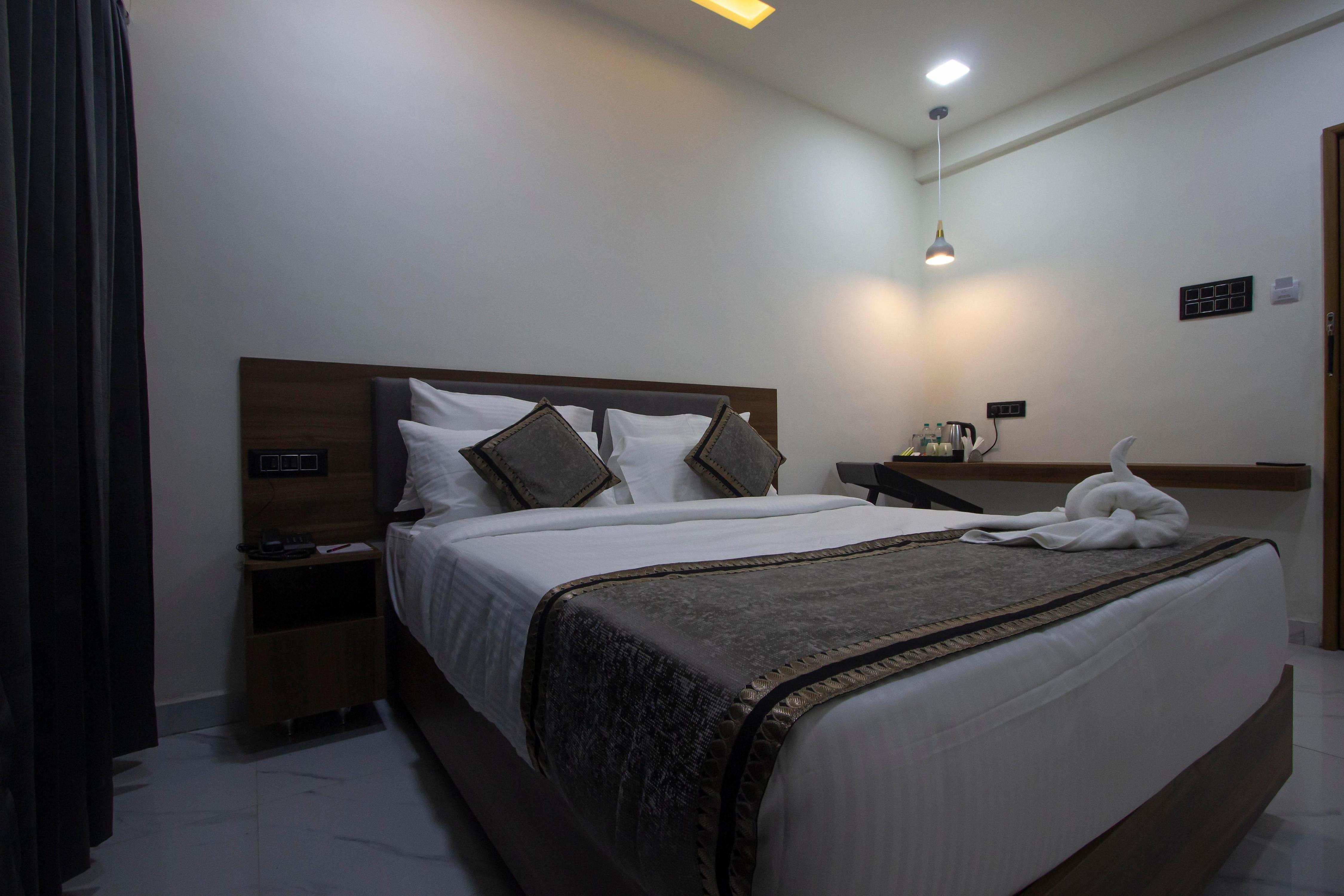 LILIUM HOTELS - Tap to explore photos