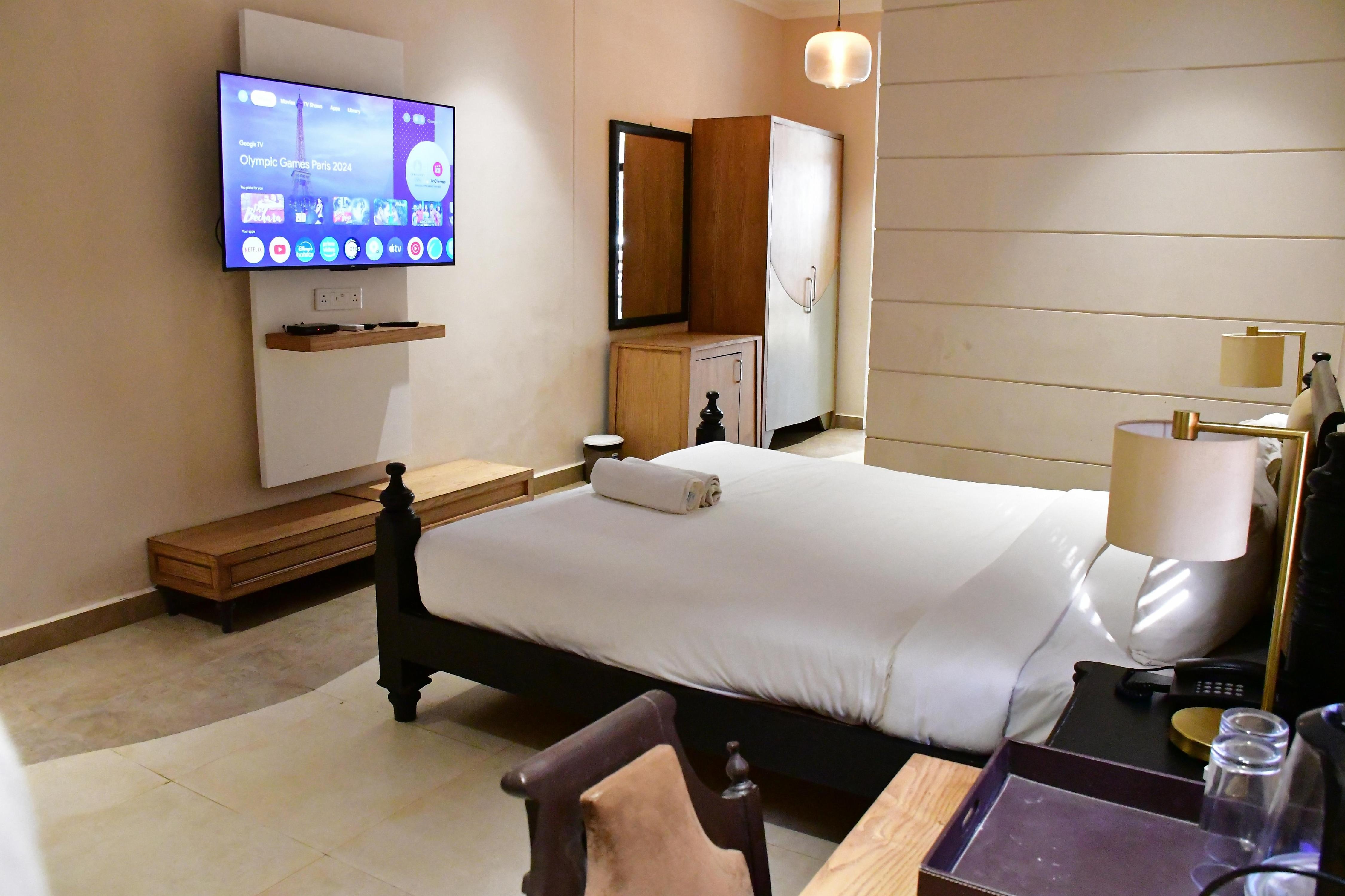 Tamara Luxury in Morjim - Tap to explore photos