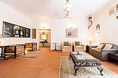 Handmade Homes Ballygunge : 3 bedroom apartment, Kolkata