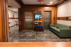 HOTEL HOLIDAY, Modasa