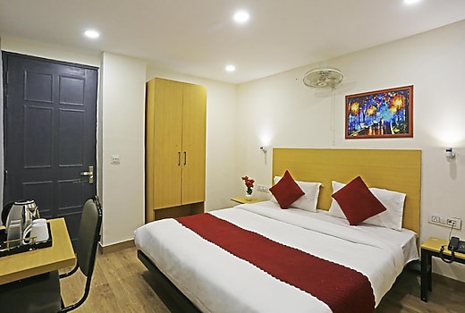 Hotel Twamev residency Uttam Nagar couple friendly