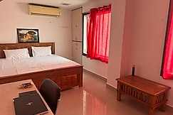 Swastikh stays, Chidambaram