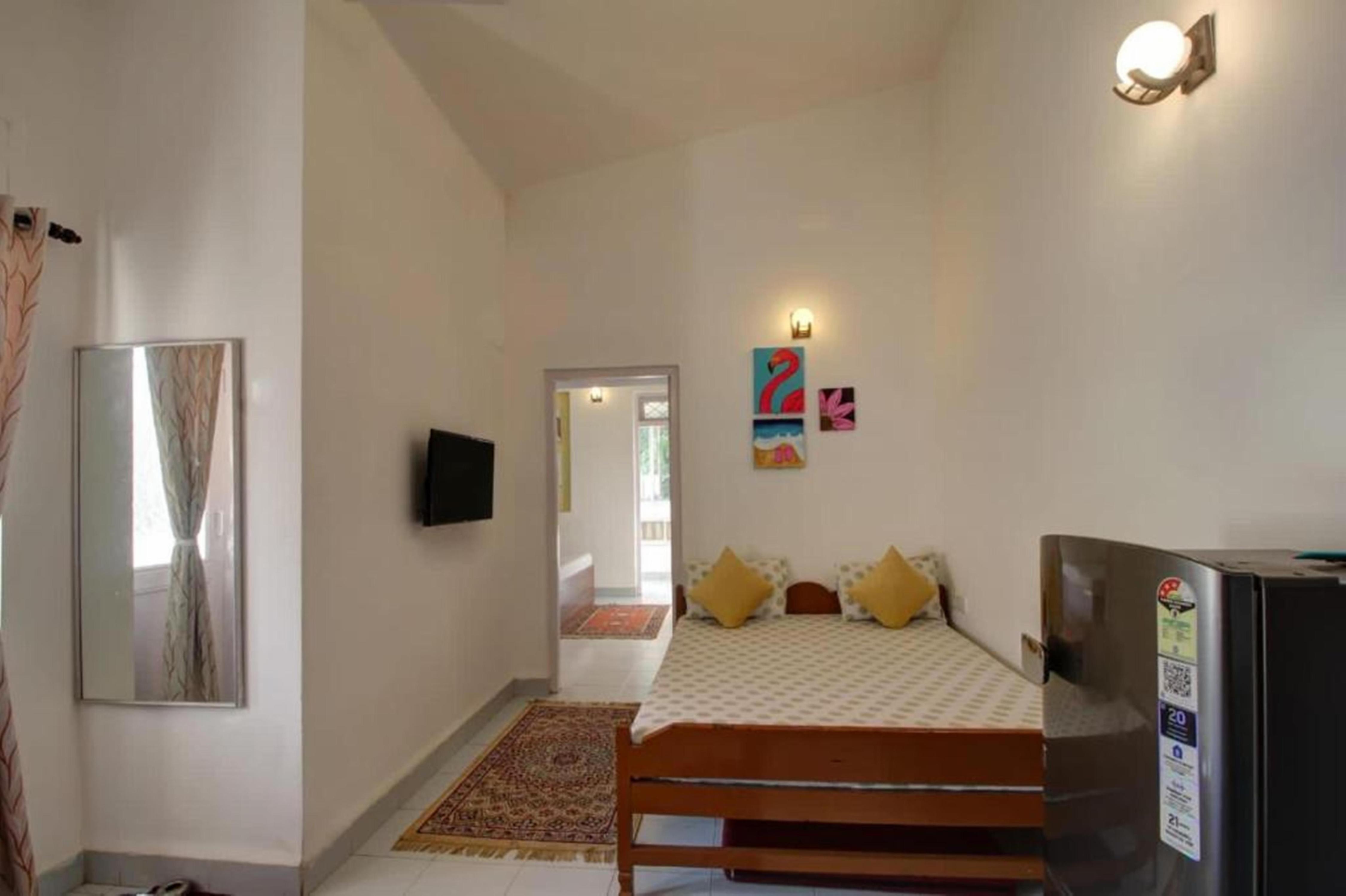 Calangute Cosy 1 bhk Apartment - Tap to explore photos